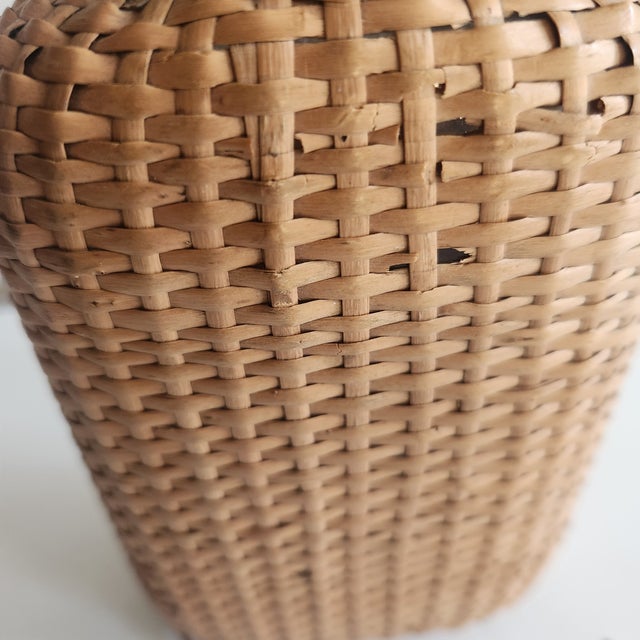 English 1900s Edwardian Wicker Covered Glass Liquor Flask For Sale - Image 3 of 4
