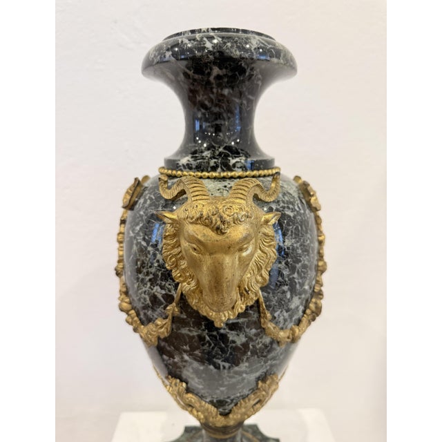 Ornamental Vase in Green Marble and Gilded Bronze, France, 1800s For Sale - Image 6 of 18