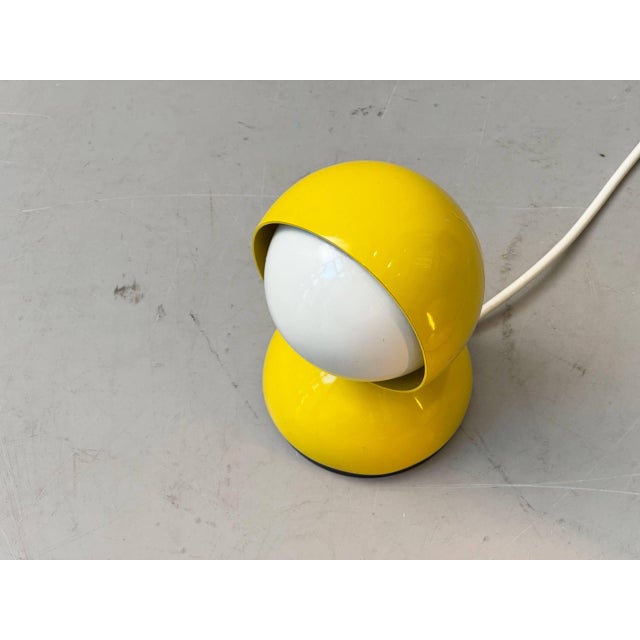 Artemide Eclisse Yellow Table Lamp by Vico Magistretti for Artemide, Italy, 1960s For Sale - Image 4 of 11