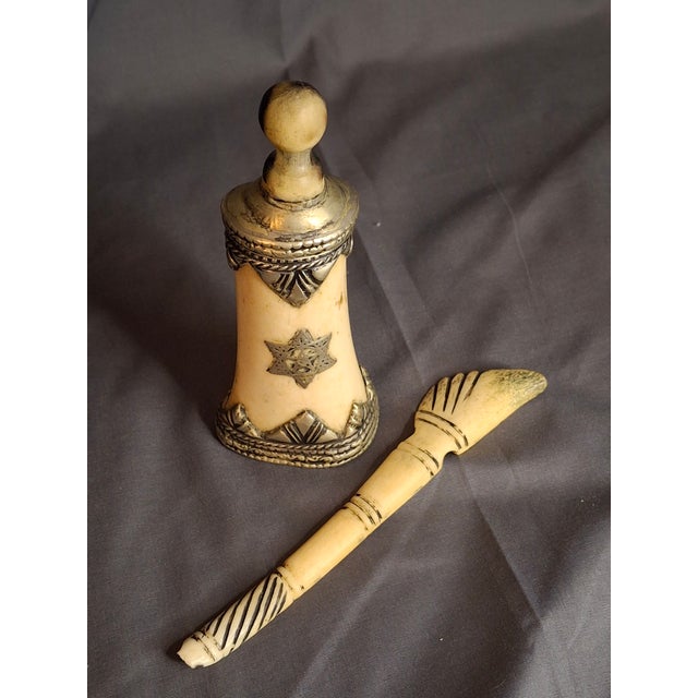 Rare 19thC Moroccan Judaica Camel Bone Inkwell Set - Star of David - Original Pen For Sale - Image 12 of 18