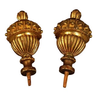 Gold Decor Accent - Pair of 18th Century Gilt Fragments - Finials For Sale