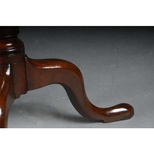 19th Century English Victorian Side Table in Mahogany For Sale - Image 5 of 13