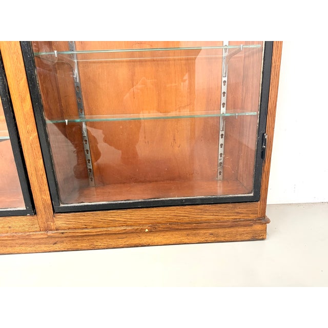Wall-Mounted Oak and Glass Display Case from Siegel Paris, 1950 For Sale - Image 18 of 18
