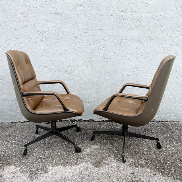 Mid-Century Modern 1976 and 1981 Vintage Office Chairs by Steelcase - Set of 2 For Sale - Image 3 of 12