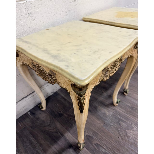 French Vintage Italian Louis XV Style Marble Top End Tables - Pair For Sale - Image 3 of 16