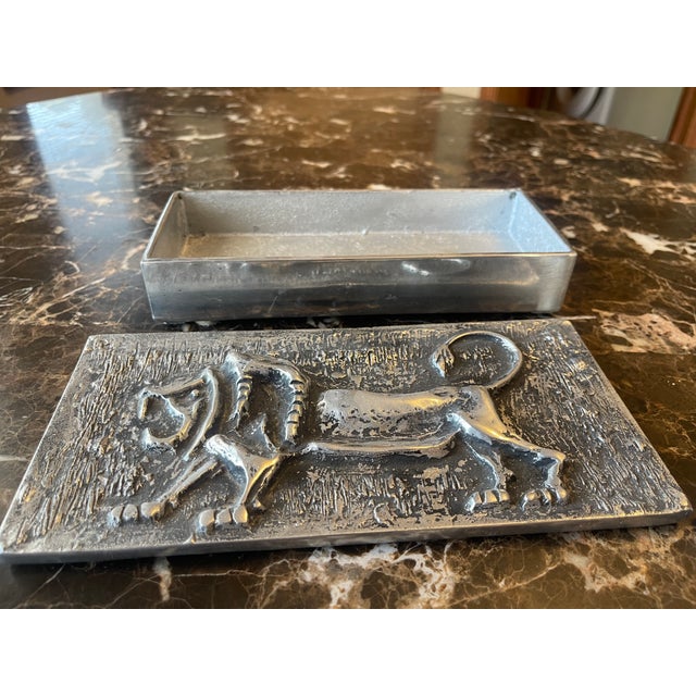 American 1970s Pewter Box With Lion For Sale - Image 3 of 4