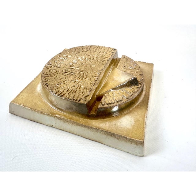 Mid-Century Abstract Wall Relief in Ceramic Signed e.w., 1970s, in Flawless conditions. Designed 1970 to 1979