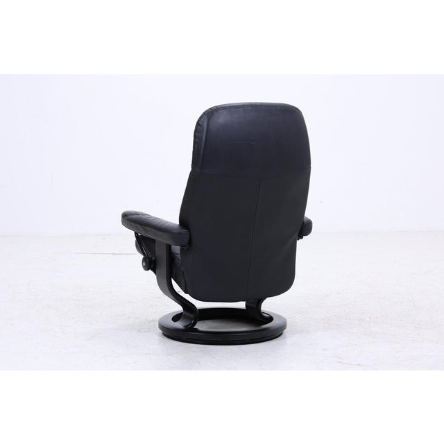 Set of Consul Recliner with Ottoman in Leather from Stressless For Sale - Image 16 of 18