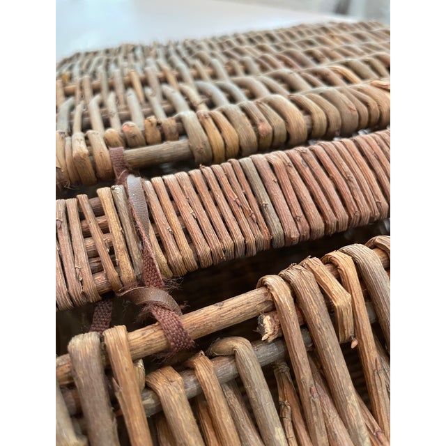 Vintage English-Style Split-Lid Willow Basket For Sale - Image 12 of 14
