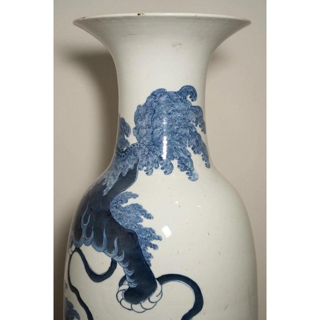 Large Antique 19th Century Qing Chinese Blue & White Foo Dog Porcelain Vase For Sale - Image 11 of 18