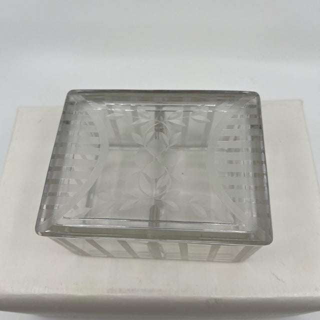 1940s Vintage, American Brilliant Period Glass Vanity Box For Sale - Image 11 of 12