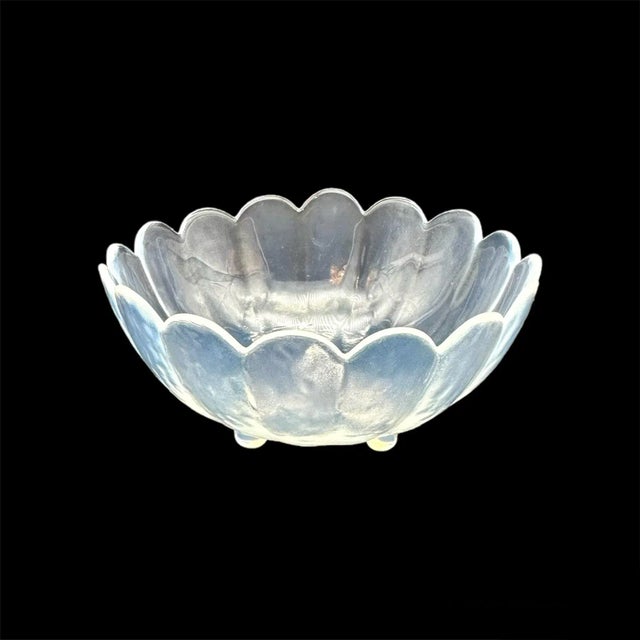 Vintage Opalescent Scalloped Footed Bowls- Set of 4 For Sale In Houston - Image 6 of 10