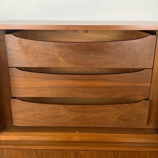 American of Martinsville Harlequin Diamond Front Highboy Dresser For Sale - Image 15 of 17
