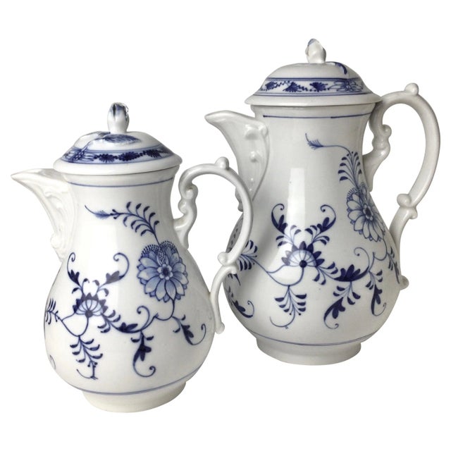 Meissen Blue Onion Coffee Pots - A Pair For Sale - Image 11 of 11