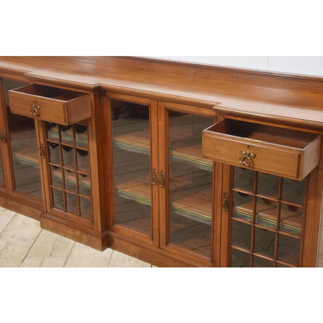 Large Breakfront Low Bookcase in Walnut, 1890s For Sale - Image 16 of 18