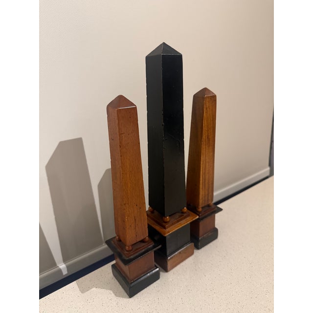 Late 20th Century Vintage Neoclassical Two-Tone Wood Obelisks - Set of 3 For Sale - Image 5 of 8