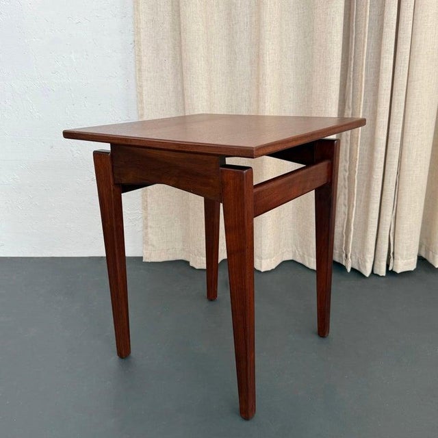Mid-Century Modern 1950s Mid-Century Modern Floating Top Walnut Side Table by Jens Risom For Sale - Image 3 of 10