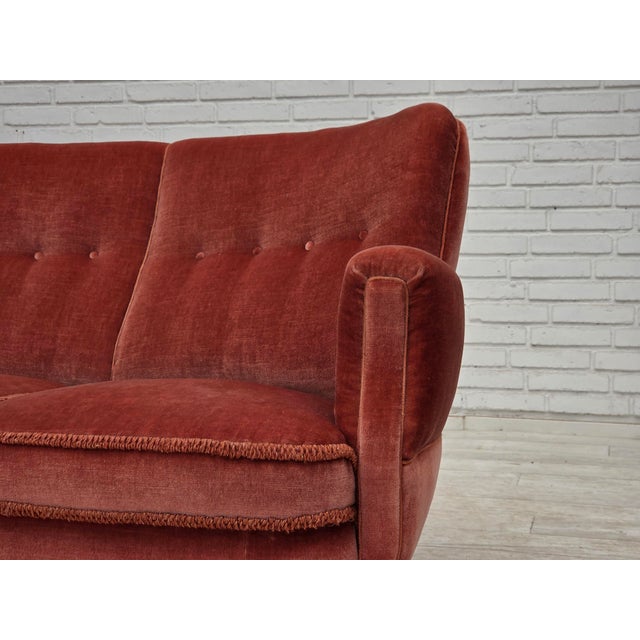 Mid-Century Modern Three-Seater Danish Curved Sofa in Pink Furniture Velour, 1970s For Sale - Image 3 of 18