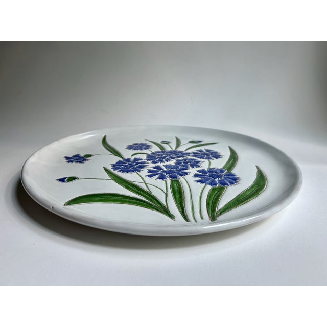 Late 20th Century Late 20th Century Italian Glazed White Pottery Platter With Blue Cornflowers For Sale - Image 5 of 18