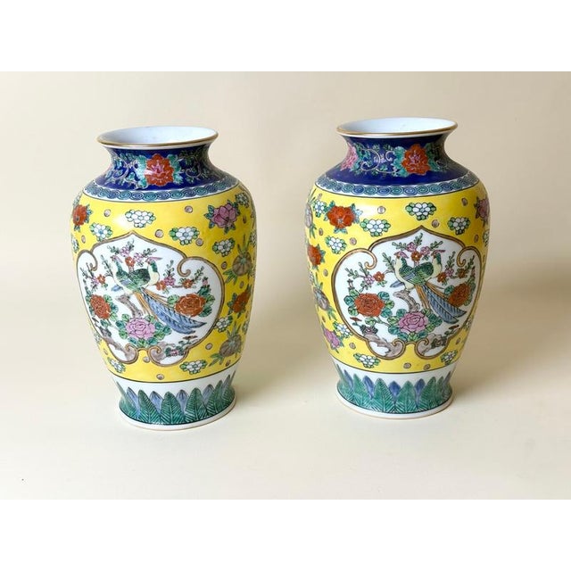 Japanese Gold Imari Hand-Painted Porcelain Bird Vases, Arita, 1960s, Set of 2 For Sale - Image 15 of 17