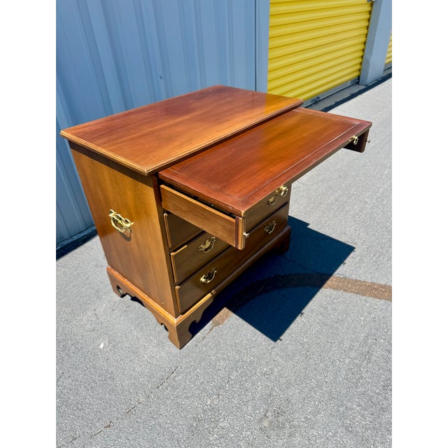 Wood Kittinger Colonial Williamsburg Mahogany Bachelor's Chest For Sale - Image 7 of 11
