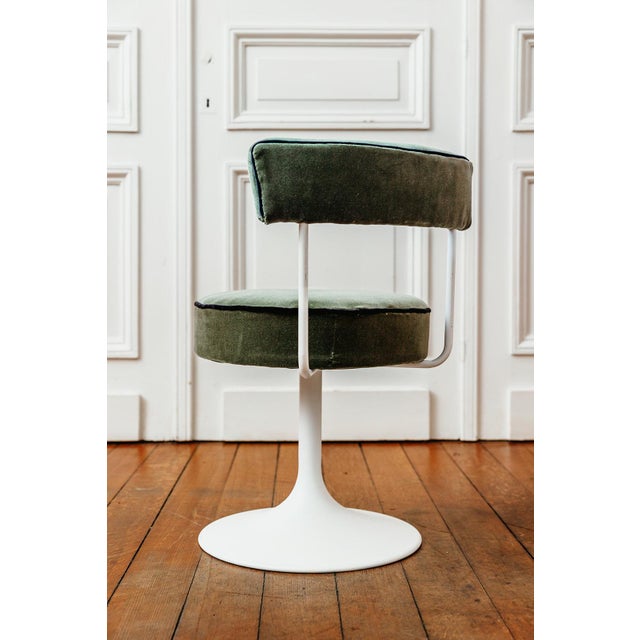 Pink Stools and Chairs with Tulip Legs, 1960, Set of 5 For Sale - Image 8 of 14