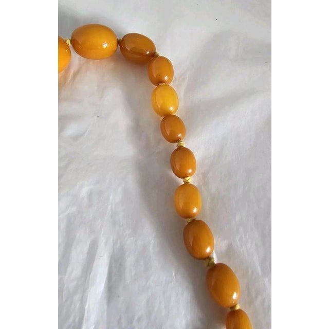 Antique Art Deco Graduated Amber Marbled Bead Necklace, 1930 For Sale - Image 15 of 18