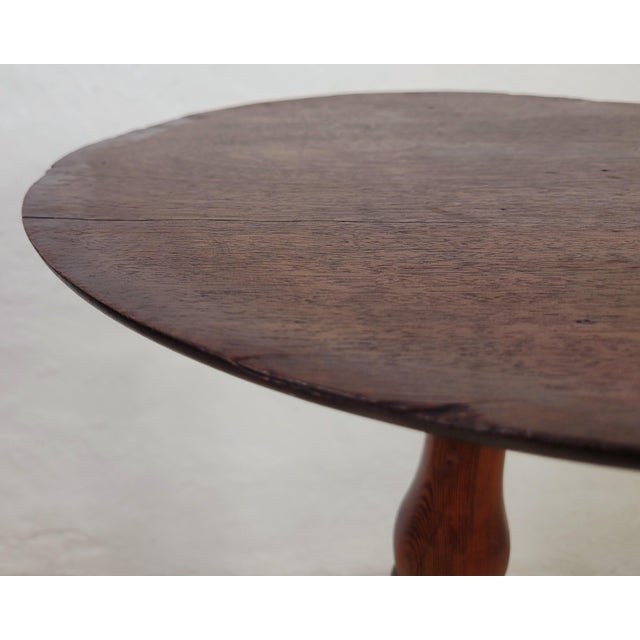 English Victorian Tripod Side Table in Mahogany, 1880 For Sale - Image 6 of 18