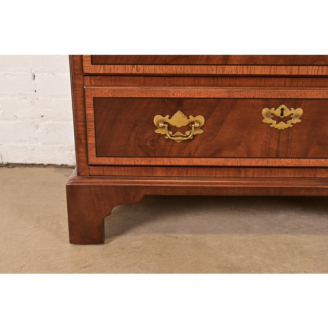 Henredon Georgian Banded Mahogany and Burl Wood Chest of Drawers, Newly Refinished For Sale - Image 12 of 18