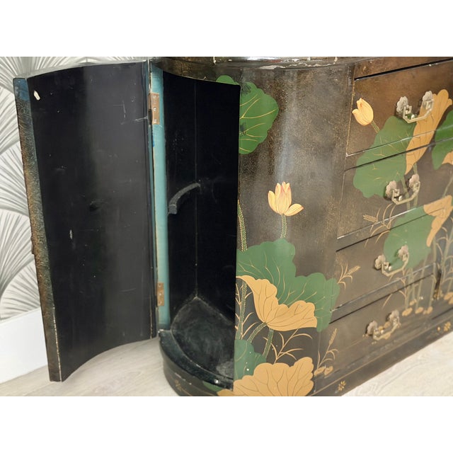 Vintage Mid-Century Modern Hand-Painted Asian Chinese Chinoiserie-Style Lacquered Oval Credenza Buffet Sideboard Cabinet For Sale - Image 10 of 18