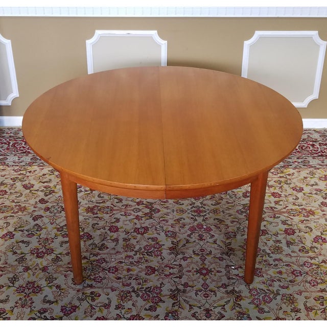 1950s Vintage Dynasty Furniture Danish Modern Style Light Walnut Dining Room Table & 3 Leaves ...