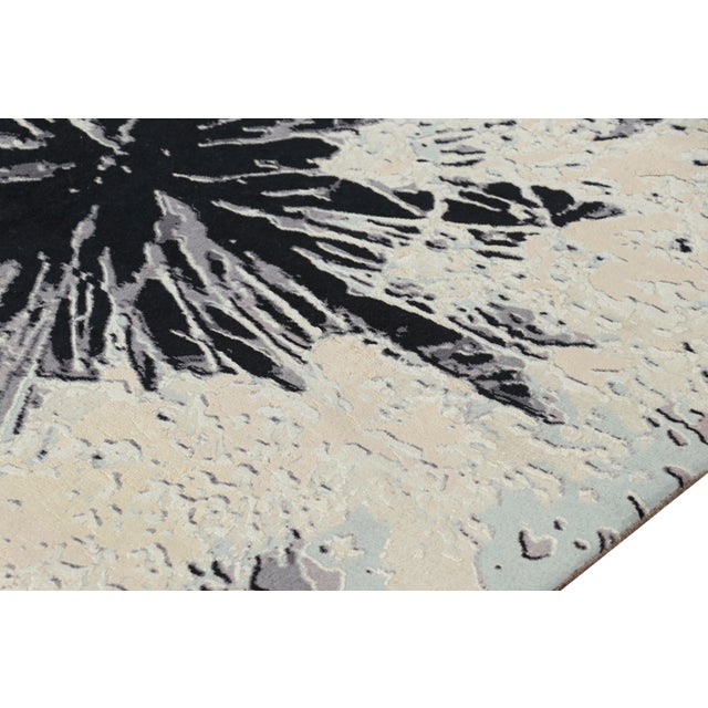 Rug & Kilim’s Contemporary Rug in Gray With Abstract Floral Pattern “Dandelion” For Sale In New York - Image 6 of 8