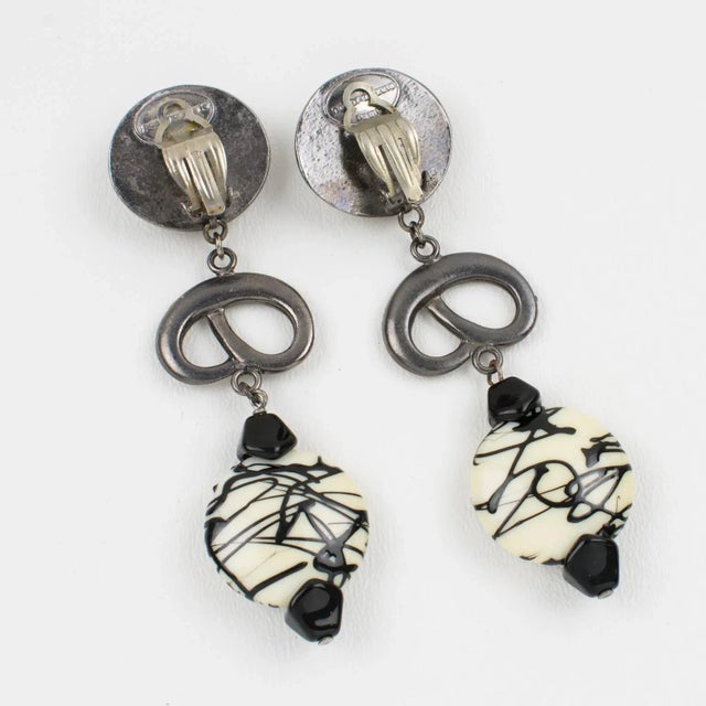 Paco Rabanne Paco Rabanne Paris Futuristic Black and White Resin and Metal Pair of Clip Earrings For Sale - Image 4 of 6