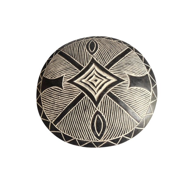 African Vintage African Bamileke Tribe Wooden Shield Cameroon 17.25 " D For Sale - Image 3 of 6