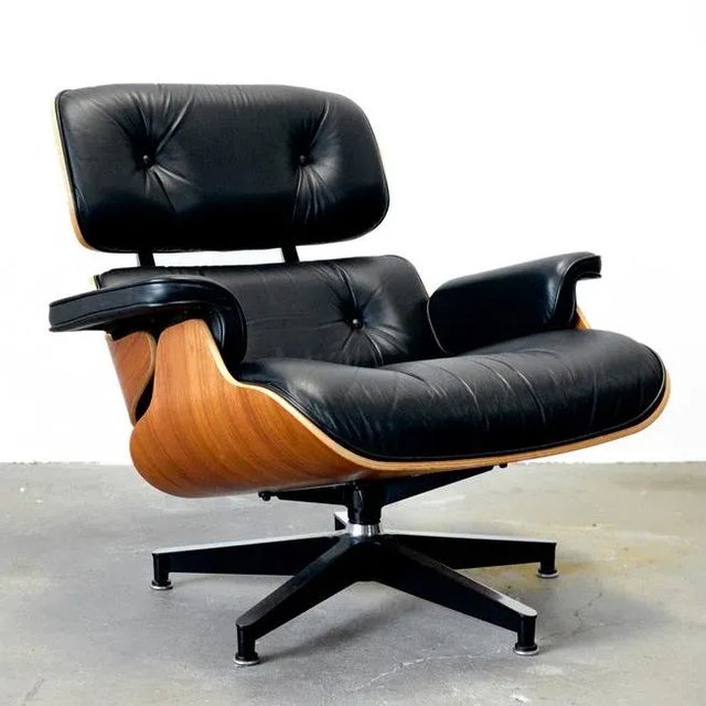 2010s Eames Lounge Chair and Ottoman Model 670 & 671 in Walnut & Black Leather For Sale - Image 5 of 10