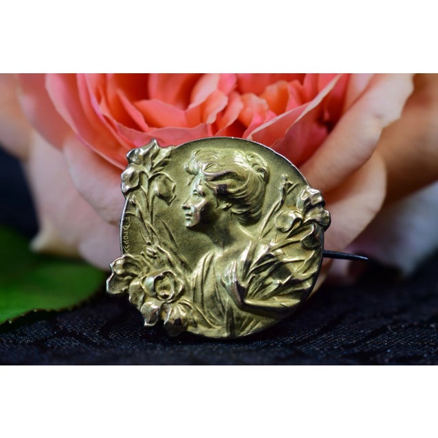 Metal Art Nouveau Gold-Plated Brooch by Edropsy for Maison Savard, 1903 For Sale - Image 7 of 11