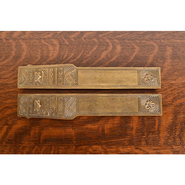 Early 20th Century Tiffany Studios New York American Indian Bronze Doré Blotter Ends With Leather Desk Blotter For Sale - Image 5 of 12