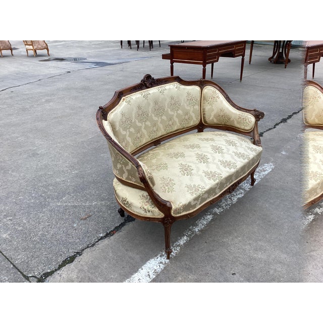 French Elegant French Settee W/ Silk Brocade For Sale - Image 3 of 10