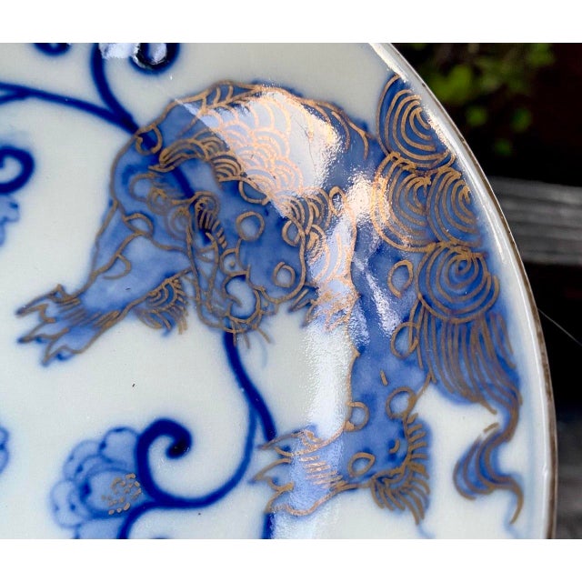 18th Century Pair of Antique Japanese Hirado Style Porcelain Pedestal Bowls With Karashishi Lions For Sale - Image 5 of 14