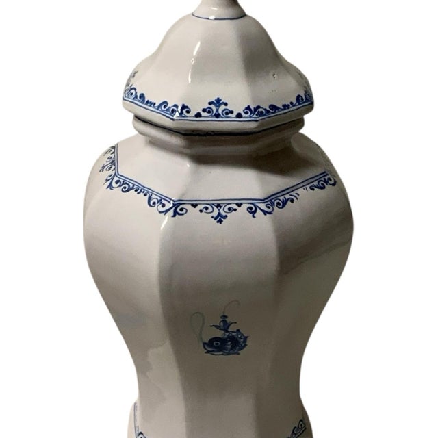 White Vintage 3-Piece Italian Majolica Centerpiece Set for Gump's Blue & White Tulipiere, Platter & Matching Pair of Lidded Ginger Jars Italy 1970s-1980s For Sale - Image 8 of 12