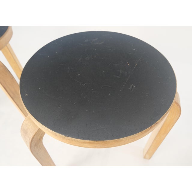 1950s Set of 3 Early Round Nesting Side Occasional Tables by Alvar Aalto Mid Century For Sale - Image 5 of 10