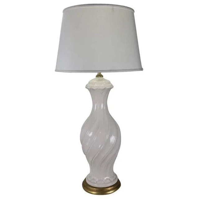 1950s Spanish White Ceramic Lamp With Gold Base For Sale - Image 10 of 10