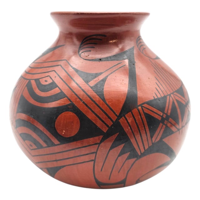 Signed Lupe Soto Mata Ortiz Hand Painted Black on Red Geometric Burnished Pottery Vase 6" For Sale