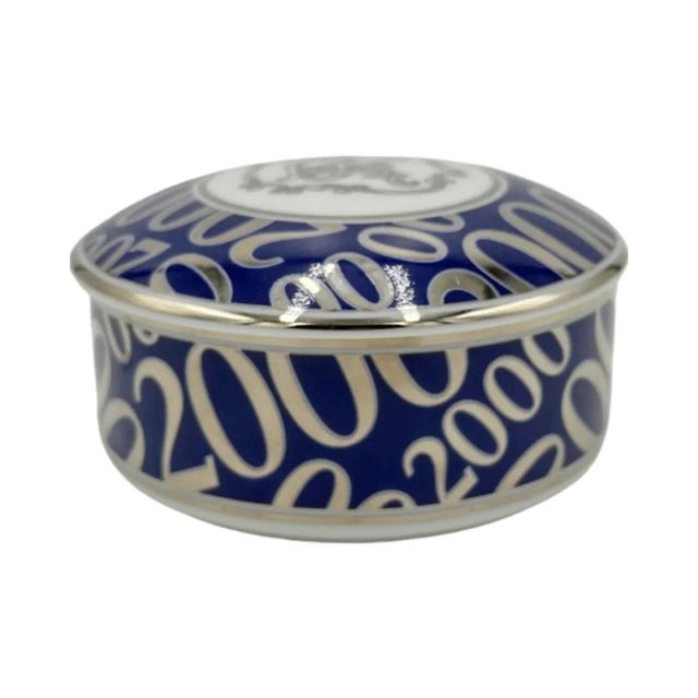 Vintage St. Regis Hotel Tiffany & Co. Millennium Porcelain Covered Trinket Dish Box For Sale - Image 9 of 12