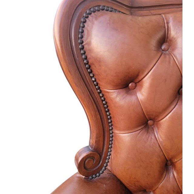 French Louis XV Style Chair in Carved Walnut and Patinated Leather, 1890s For Sale - Image 5 of 18
