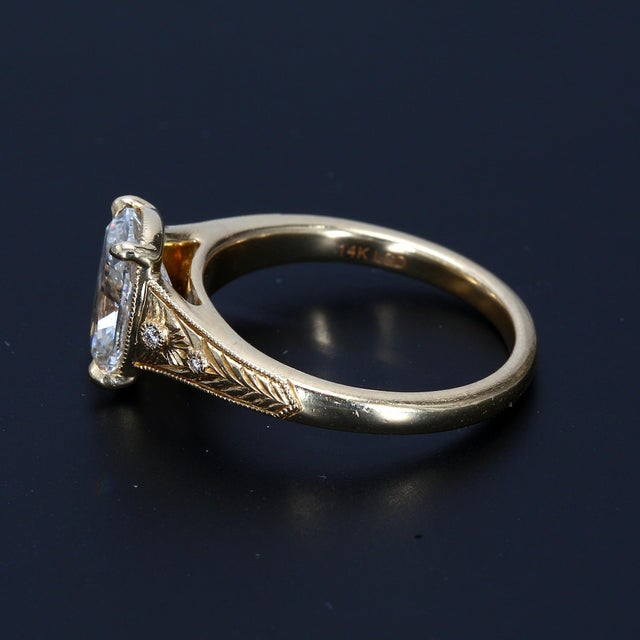 Metal 2.1ct Igi Certified Lab-Grown Cushion-Cut Diamond Ring in 14k Yellow Gold Size 7 For Sale - Image 7 of 8