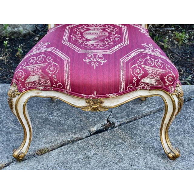 French Rococo Boudoir Side Chair Red Gold Giltwood Cabriole Leg Medallion Urn For Sale In Philadelphia - Image 6 of 16
