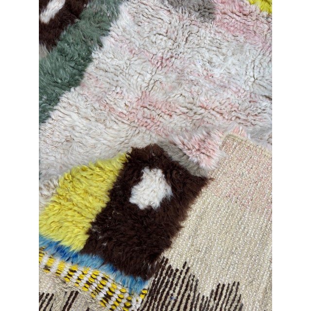 White Contemporary Abstract Moroccan Mrirt Rug For Sale - Image 8 of 9