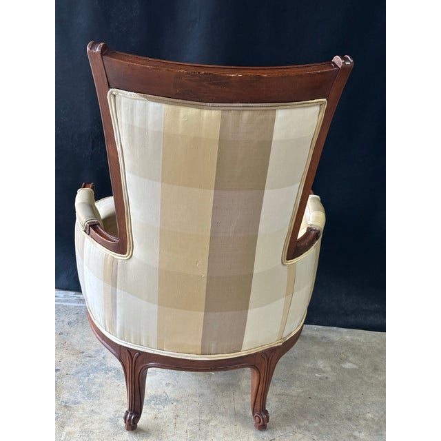 Antique French Louis XV Style Carved Walnut Bergère Armchair, C. 1900 For Sale In Miami - Image 6 of 8