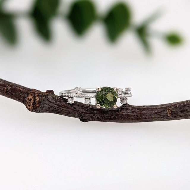 Round Green Tourmaline Ring With Diamond Accents: Solid 14k White Gold, 5.5mm, Size 6.75 For Sale In Columbus - Image 6 of 9